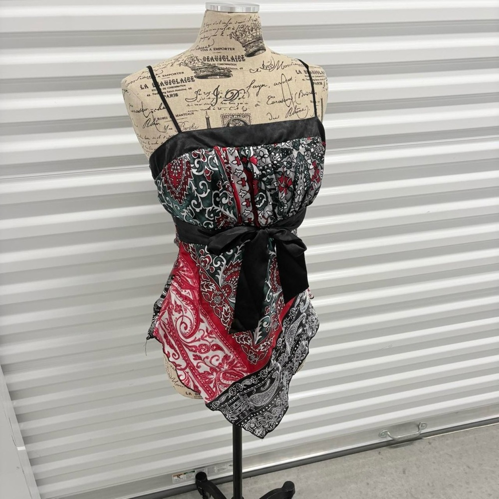 Y2K bandana style paisley print tie front blouse.